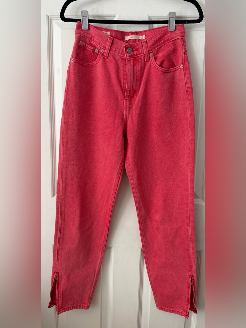 Levi’s Premium Mom Jeans 25 Pink Red High Rise Ankle Zip 100% Cotton